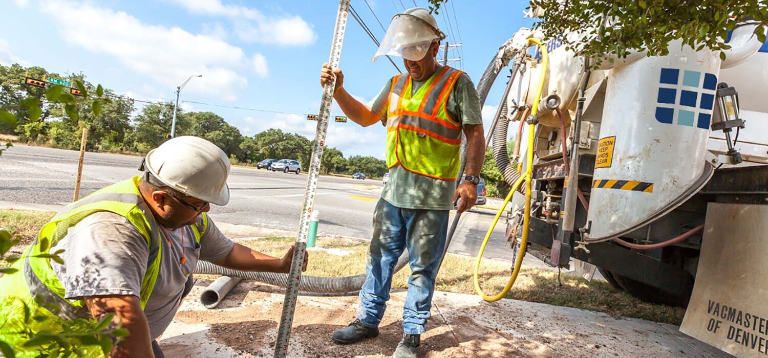 SUE field crew workers outside on Transportation project